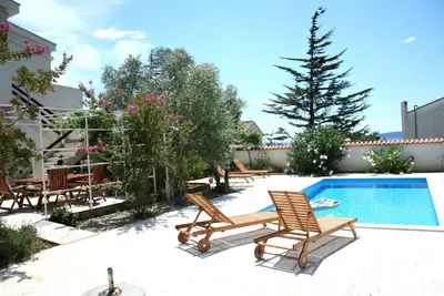 Image de Apartment with pool, family-friendly, WiFi, parking, pets allowed