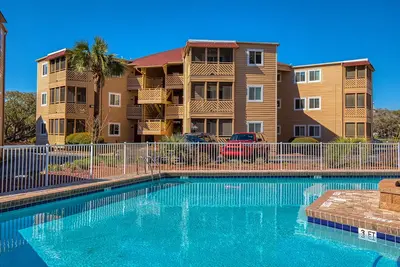 Image de Winter Special Rates- 2bd Pet Friendly Overlooking Pool
