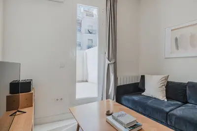Image de Impeccable Chamberí 1br w/terrace, nr the city center, by Blueground
