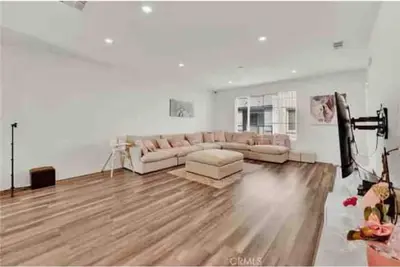 Image de Peaceful 4 Bedroom with patio!