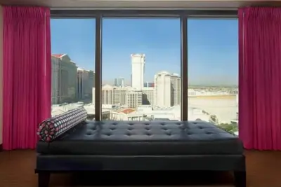 Image de Two Queen Room at a  Hotel