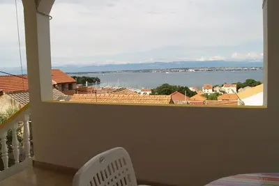 Image de Appartement d'une chambre avec la terrasse et la vue sur le mer Preko, Ugljan (A-20853-b)