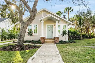 Image de 250 Steps to Residents-Only Section of Clearwater Beach