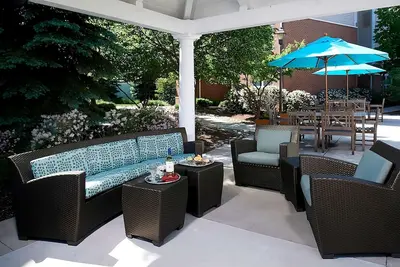 Image de Your Home Away From Home! Outdoor Pool, Pets Allowed, Near Lindholm Park!