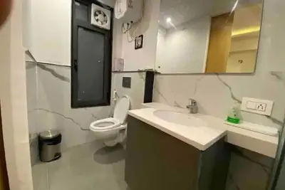 Image de \"Modern Fully Furnished Studio Living\"