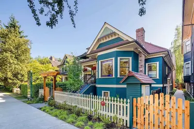 Image de A Gentle Hideaway in the Urban Forest｜West End downtown Vancouver
