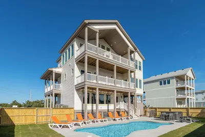 Image de Siren's Song 6 Bedroom Home at Tarheel Shores- Pets Stay Free!