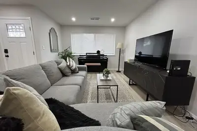 Image de LUXOStays|Spacious Home Nr Six Flags & Napa Valley