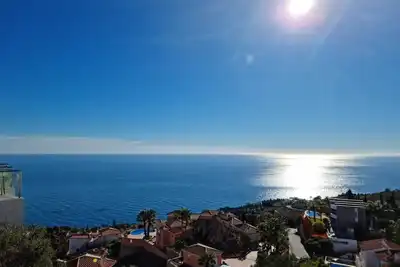 Image de Vue magnifique mer et montagne a 5 mns de la plage