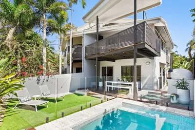 Image de 1 Horizon Terraces - Beautifully Styled Duplex - Exclusive Use Pool and Pizza Oven - Close to Beach