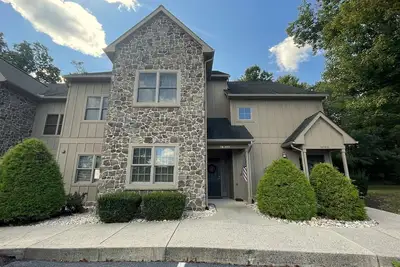 Image de 14080 Mountain View | First Floor Condo!