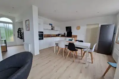 Image de Nouveaute! Maison rénovée, à 2 mn en voiture des plages et du port du Guilvinec