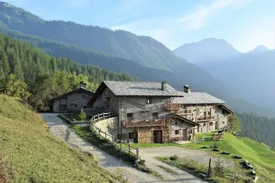 Image de Chalet 'Civico 13' avec vue sur la montagne, jardin partagé et Wi-Fi