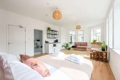 Image de Stylish en-suite Boutique Apartment 8min to centre for 5