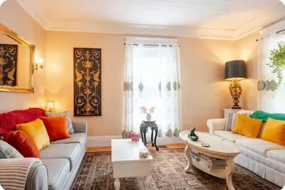 Image de Hilltop 5br Retreat, 3 showers, Bbq, Fire Pit, Decks & Space to Gather