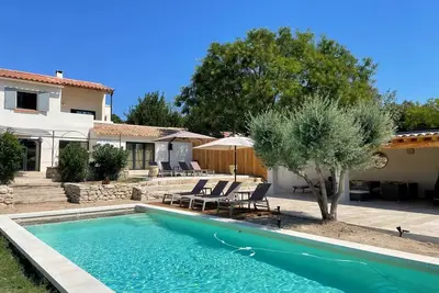 Image de Provencal bastide - sleeps 10 - 5 bedrooms - private swimming pool