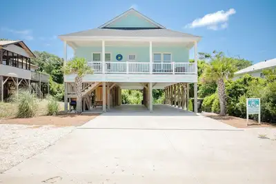 Image de The Teal Turtle: Beautiful, spacious home with easy beach access