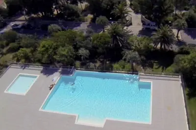 Résidence standing - T2 terrasse avec piscine