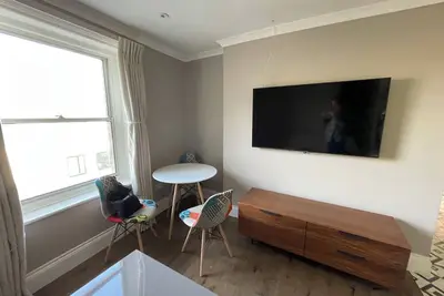 Spacious & Pristine 2bd Flat - Balham!