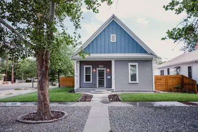 Image de Updated Downtown Bungalow Centrally Located