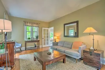 Image de Historic Charles Town Home. Centrally Located