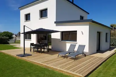 Image de Kerheol, maison lumineuse avec jardin et plage à pied