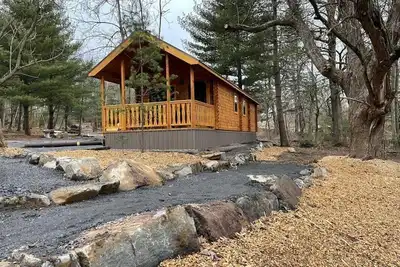Image de Family Cabin - Located at Lakewood Park with bedroom, bunks, kitchen, private bath, lake access