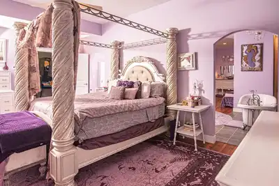 Image de Eclectic Loft atop Art Studio in the heart of Scott Joplin Land!