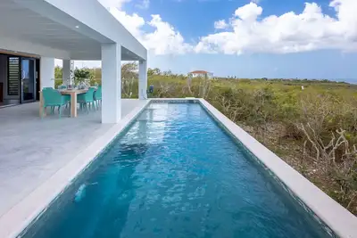 Image de Stunning nature views from modern villa - near beaches & restaurants