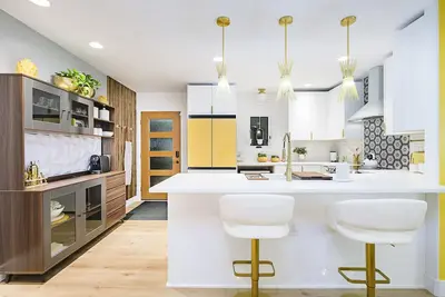 Image de Mid Century Modern townhome in Historical Downtown Noblesville