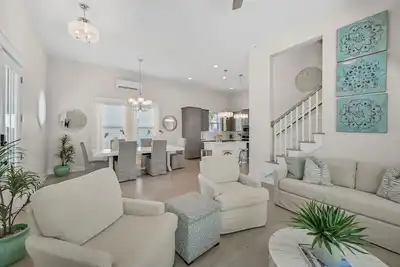 Image de Nacho Beach House by AvantStay | Inlet Beach | Sleeps 10 + Pool