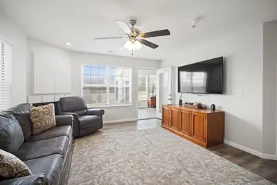 Course View Golf Condo with Sunroom and Jacuzzi Tub