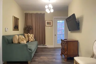 Image de cozy one bedroom apartment  located in heart of dorval