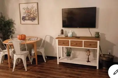 Image de Downtown Country Charm, Pet Friendly for 4