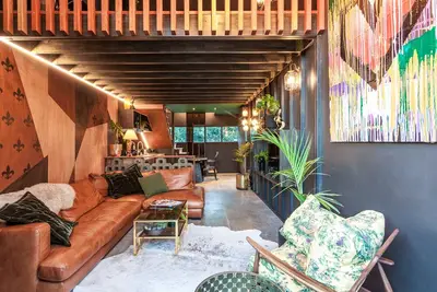 Image de The Barn, designers dream, romantic beach hideaway
