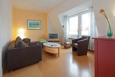 Image de The \"Villa Elise\" vacation apartment is located in Kreuzstraße.