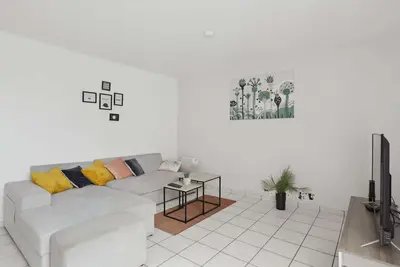 Image de Spacieux appart budget avec terrasse