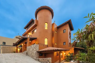 Image de Villa Cassandra Consuelo Infinity pool w/ Ocean Views & Elevator