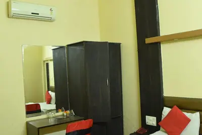 Image de Air Conditioned Super Deluxe Room at Hotel C9