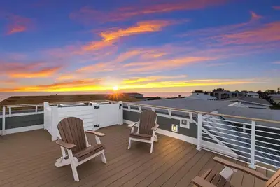 Image de Beach views, Pool and Spa, Golf Cart, beach Bikes! Luxury vacation home on Ami