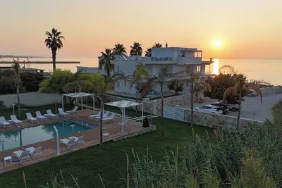 Image de The St. Charles Puntocom Jasmine, sea ​​view, with swimming pool and parking
