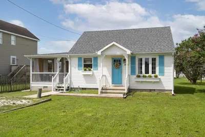 Bertie Street Cottage on Chincoteague Island!
