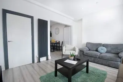 Image de Beautiful 3-bed apartment by beach & town centre!