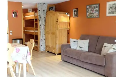 Image de 10m du centre station, 2ème étage, terrasse, télévision, casier à ski, 27m², Tignes