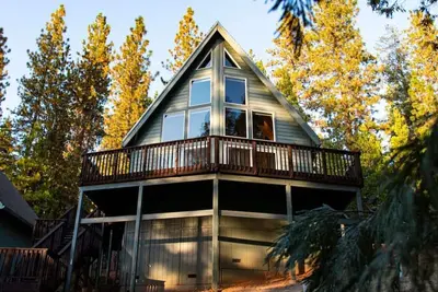 Image de Chalet & Adu w/ Hot Tub + Game Room + Bocce