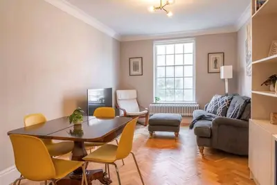 A Regal Abode - Marylebone - by Frankie Says