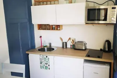 Image de Petit appartement à 2 pas de la plage et des calanques!