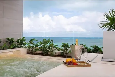 Modern Luxurious 3-Bedroom Oceanfront Suite