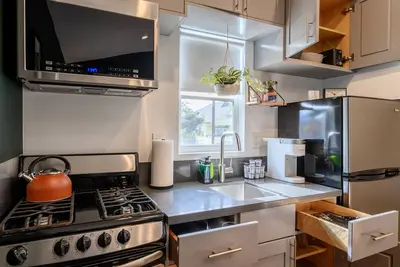 Image de ⁂Cozy 2 Bedroom⁂15Min-Disney⁂2Min-Dtsa⁂15Min-John WayneAirport⁂Wi-Fi⁂