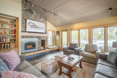 Image de 8 Yellow Pine - Perfect North Sunriver Scenic Retreat